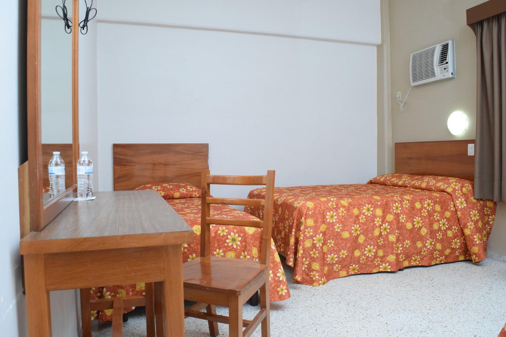 Hotel Delfines - A 2 Calles Del Acuario ベラクルス エクステリア 写真