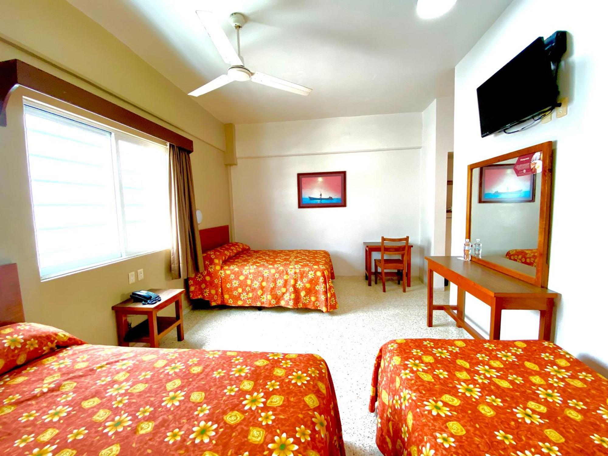 Hotel Delfines - A 2 Calles Del Acuario ベラクルス エクステリア 写真