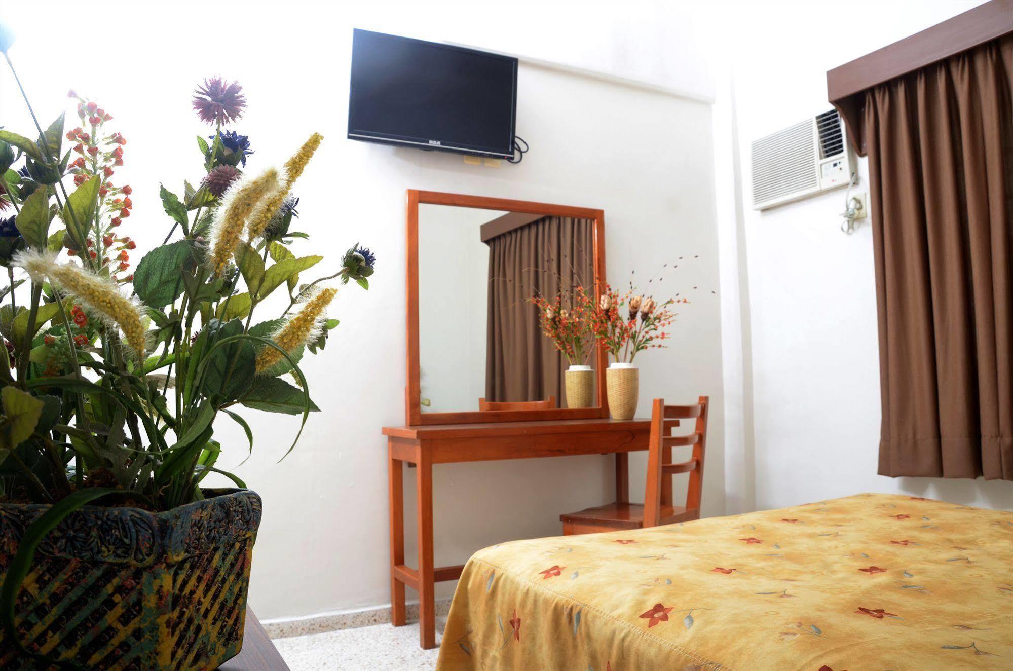 Hotel Delfines - A 2 Calles Del Acuario ベラクルス エクステリア 写真