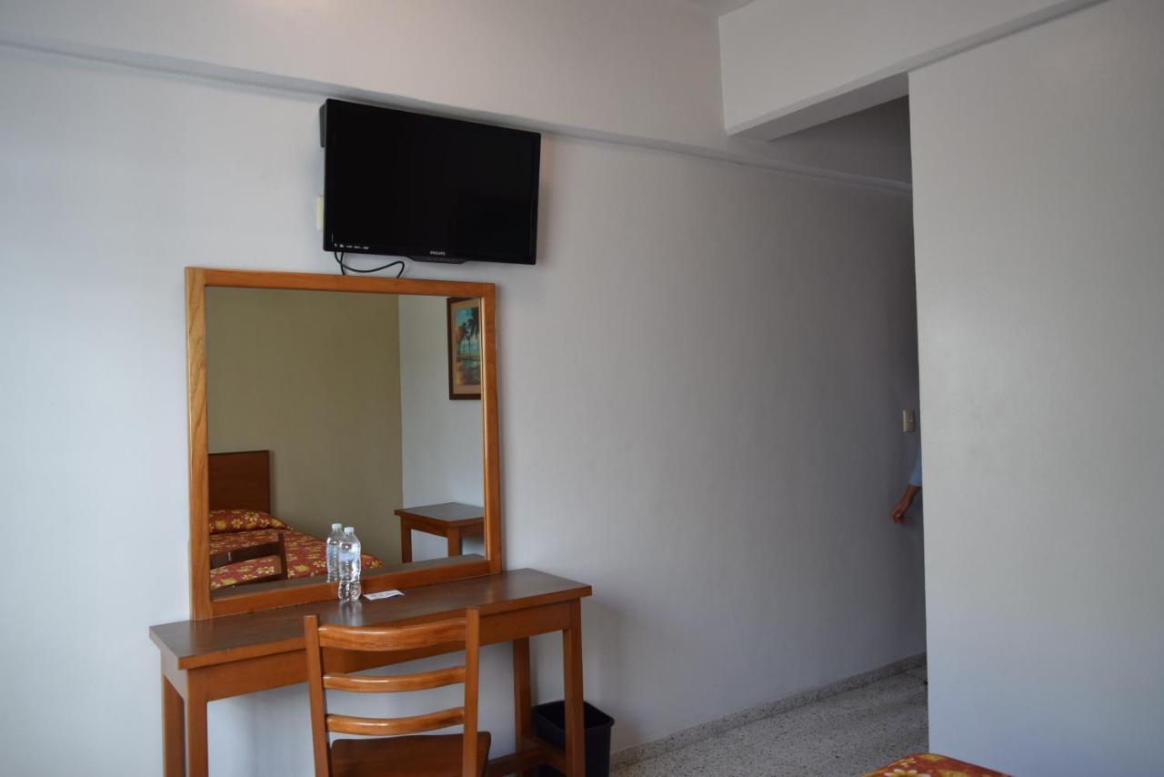 Hotel Delfines - A 2 Calles Del Acuario ベラクルス エクステリア 写真